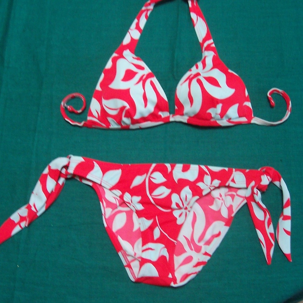 Beach Bingo Hawaiian print Bikini